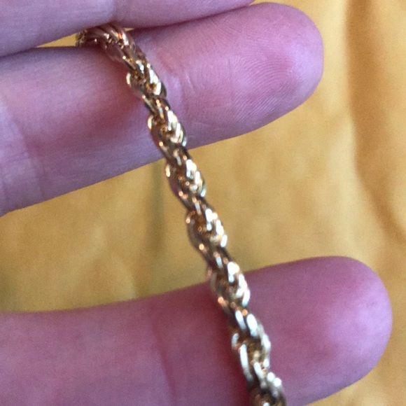 18 KT Rope Bracelet - Picture 3 of 5